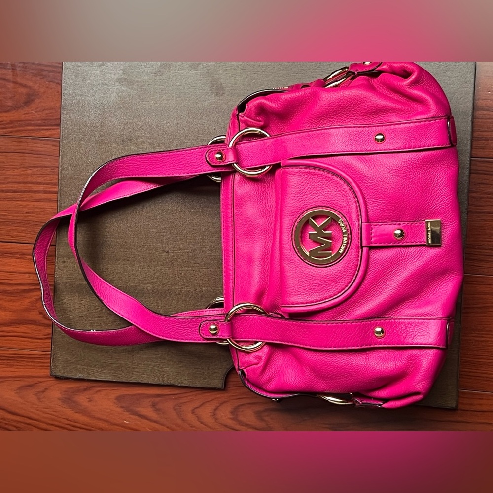 Michael kors hand bag